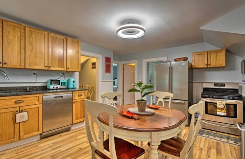 Stoughton Apartamento | Lovely Stoughton Getaway Near Train Station!