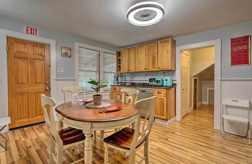 Stoughton Apartamento | Lovely Stoughton Getaway Near Train Station!
