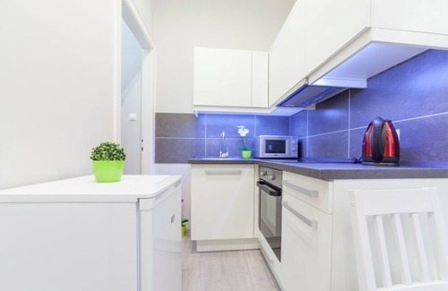 Palace District Apartamento | Lovely Studio in City Center Gozsdu Yard