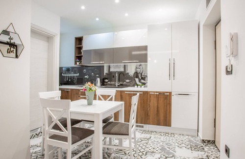 Zemun Apartamento | Precioso estudio en el corazón de Zemun: parte bohemia e histórica de Belgrado.