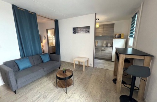 Gradignan Apartamento | Lovely studio with balcony