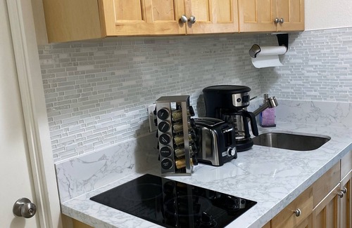Diamond Head - Kapahulu - St. Louis Condominio | Lovely Studio with Million Dollar View of Waikiki and close to everything!