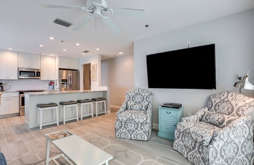 Indian Rocks Beach Condominio | Completamente remodelado, condominio frente al mar de tres dormitorios, piscina climatizada, wifi, cable.