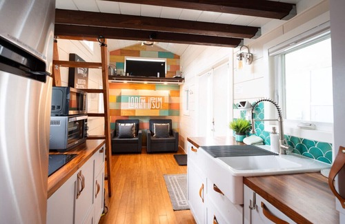 San Luis Obispo Casa | Lovely Tiny House Nestled in the Eucalyptus trees