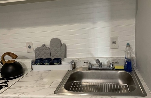 Palmdale Casa | Lovely tiny private house in great safe neighborhood! with private yard for pets