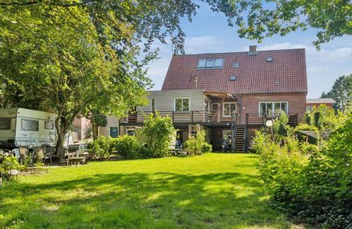 Gram Apartamento | Lovely Town Apartment - Sleeps 5 Parking & Garden