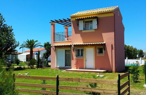 Almiros Beach Villa | Precioso duplex cerca de la playa con piscina privada!