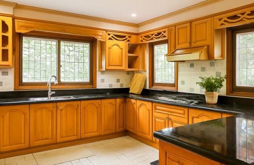 Tagaytay Apartamento | Lovely Villa in Tagaytay w Pool, Billiards up to 20pax