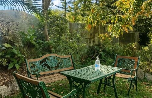 Tagaytay Apartamento | Lovely Villa in Tagaytay w Pool, Billiards up to 20pax