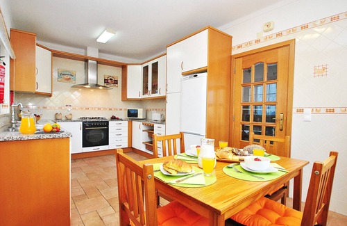 Guia Villa | LOVELY VILLA W/ PRIVATE POOL, AIR CON, BARBECUE, Wi-Fi AND CLOSE TO AMENITIES