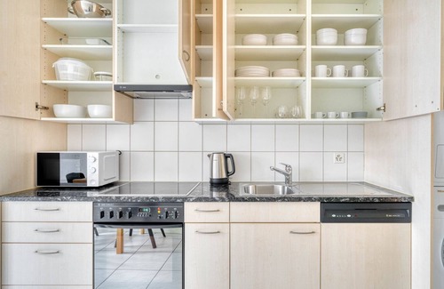 Vorstadte Apartamento | Lovely Vorstädte 2.5 Room w/ Storage & W/D, by Blueground