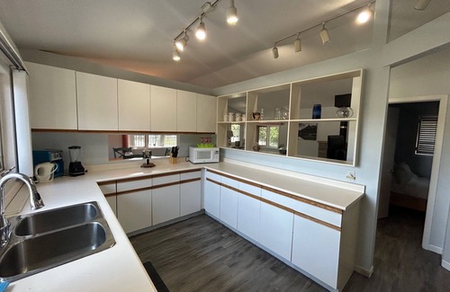 Wasaga Beach Cabaña | Lovely Water Front Cottage- pool,firepit and amenities near by & access to water