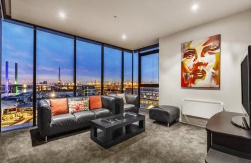 Docklands Apartamento | Lovely waterfront condo with swimming pool and gym in the heart of Docklands