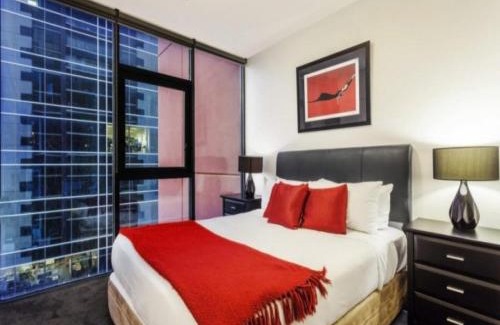 Docklands Apartamento | Lovely waterfront condo with swimming pool and gym in the heart of Docklands