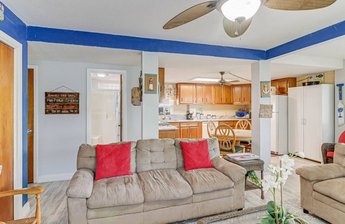 Palm Harbor Casa | Lovely waterfront home with balcony, full kitchen, & dog-friendly