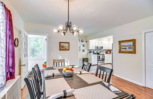Westerly Casa | Lovely Westerley Home w/ Yard & Grill!