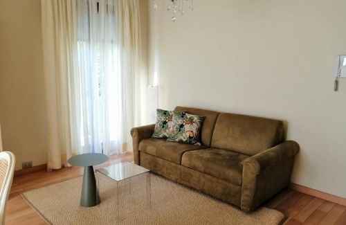 Lovere Condominio | Lovere Castle - Pomegranate Apartment