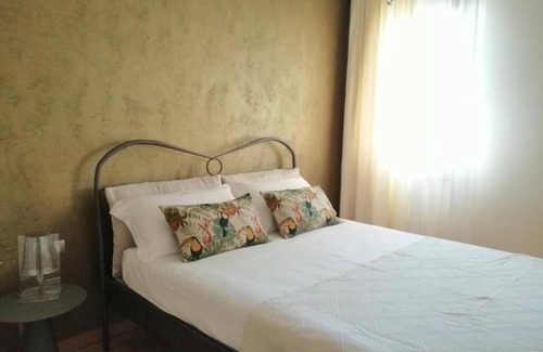 Lovere Condominio | Lovere Castle - Pomegranate Apartment