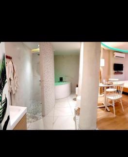 Trevoux Apartamento | Loveroom Andrée