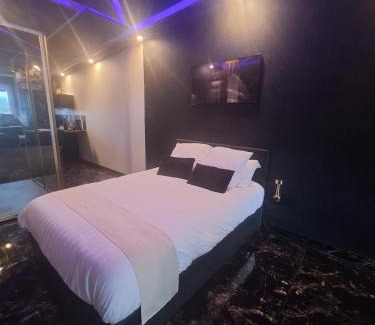 Miniac-Morvan Apartamento | loveroom avec spa privatif