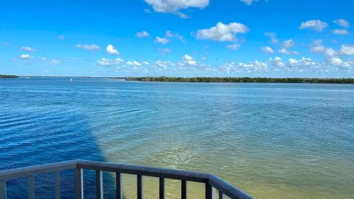 Fort Myers Beach Apartamento | Lovers Key Resort Suite 1 - Watch Dolphins Play