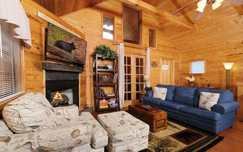 Gatlinburg - Pigeon Forge Villa | Lovers Paradise