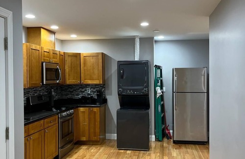Mattapan Apartamento | Lovey Spacious 2 Bedroom Apartment 15 min from Airport/Downtown
