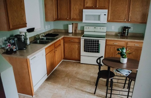 Westgate Casa | Loving 2 bedrooms Townhouse with Free Parking