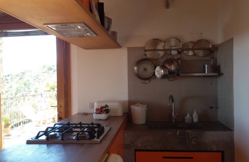 Tortorella Apartamento | Apartamento Restaurado en conjunto de piedra con vistas al mar