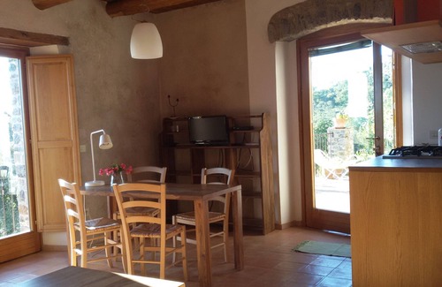 Tortorella Apartamento | Apartamento Restaurado en conjunto de piedra con vistas al mar