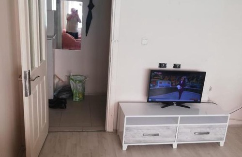 Old Town Apartamento | Low Cost, Inferior, Usefull Flat in City Centre Alsancak