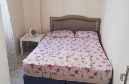 Old Town Apartamento | Low Cost, Inferior, Usefull Flat in City Centre Alsancak