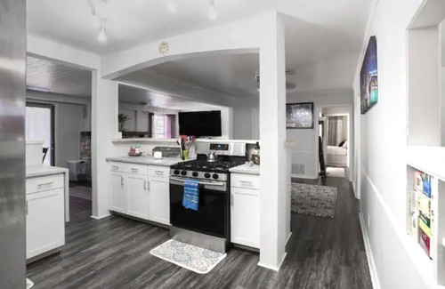 Highland Casa | --LOW HOST FEES-- Minutes to U.T. /Downtown/Domain