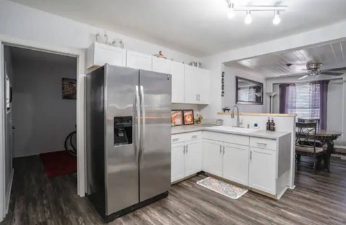 Highland Casa | --LOW HOST FEES-- Minutes to U.T. /Downtown/Domain