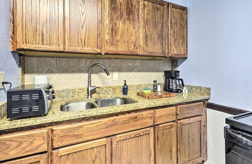 Temple Crest Casa | Low-Key Tampa Abode Close to Area Attractions