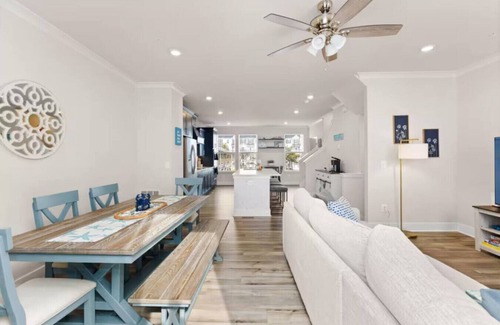 Caine Woods Casa | Low Tide Landing