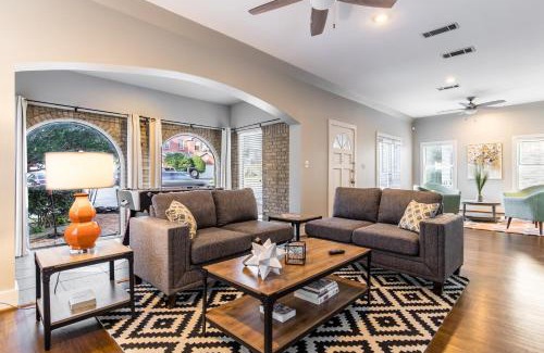 Lower Greenville Casa | Lower Greenville Estate