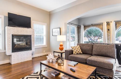 Lower Greenville Casa | Lower Greenville Estate