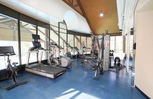 Oro-Medonte Apartamento | Lower Level LuxSuite - 1min Walk from Heated Pool!