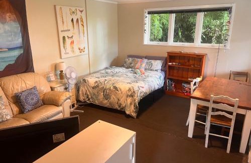 Remuera Casa | Lower level unit in the backyard, past the gate on the right of house