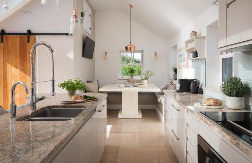 Llangennith Casa | Lower Mill - 3 Bedroom - 5* Retreat - Llangennith