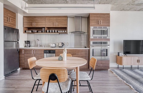 Downtown San Francisco Apartamento | Lower Nob Hill 2BR w/ Roofdeck, BBQ, near Shops, by Blueground