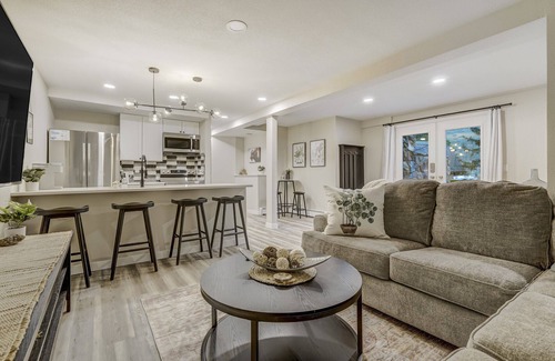 Cascade Casa | Lower Stone Lodge | Hot Tub| Game Room| Lower Unit