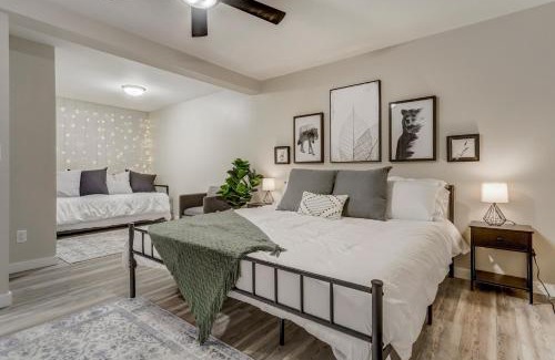 Cascade Casa | Lower Stone Lodge - Hot Tub - Game Room - Lower Unit