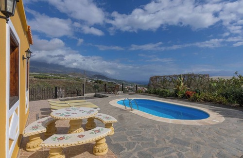 Los Llanos de Aridane Cabaña | LP1103 Casa rural con piscina privada en Tazacorte