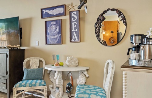 Historic Lahaina Front Street Condominio | LS 413 Breathtaking Beachfront Remodeled Studio