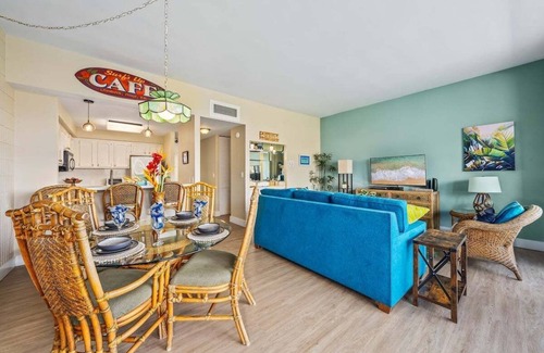 Historic Lahaina Front Street Condominio | LS PH4 Breathtaking Panoramic Mountain Views