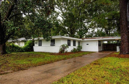 Highlands - Perkins Casa | LSU/Downtown Gem, Tailgating or Corporate Stays