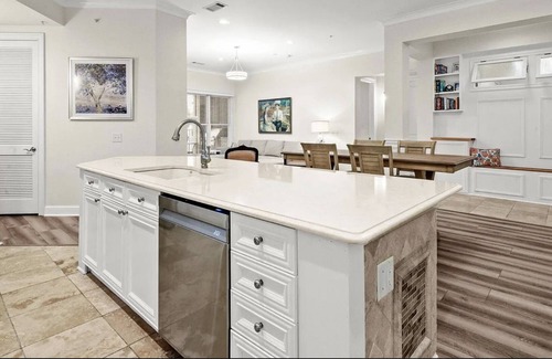 Highlands - Perkins Condominio | ¡NUEVO! Impresionante suite ejecutiva en L. S.U. Lagos - caminar tranquilamente por el campus!