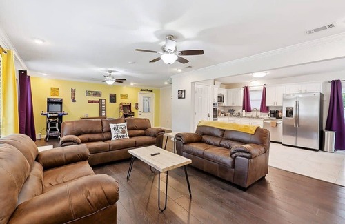South Baton Rouge Casa | LSU Slammer | Arcade | 4.5 mile to LSU, Lrg Yard